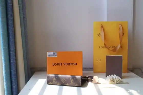 First bag ru 15 POUCH VUITTON TOILETRY LOUIS 0613